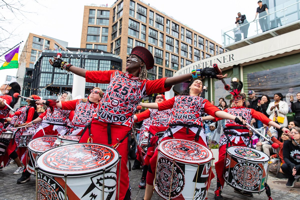 TheWharfDC's tweet image. 🥁 DRUM ROLL PLEASE! 🥁

We are ecstatic to announce that @BatalaDC will drum down Wharf Street during our Mardi Gras Parade at #TheWharfDC on March 1. This will be their seventh-year parading with us!

Details: bit.ly/3EcGvy6