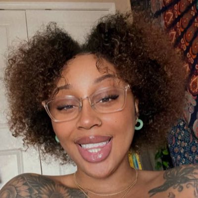 JaneSandra44253's tweet photo. #NewProfilePic https://t.co/gtbPuviZH3
