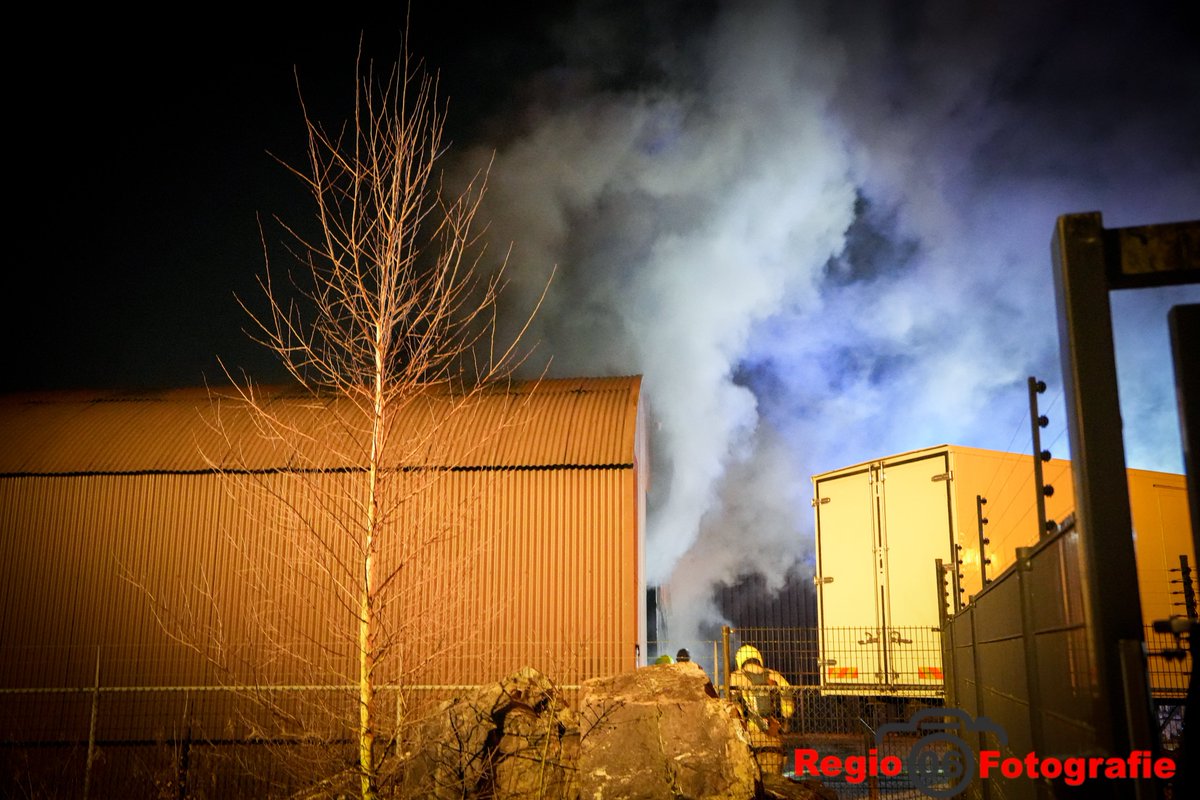 Brand in loods met kermisbenodigdheden Apeldoorn