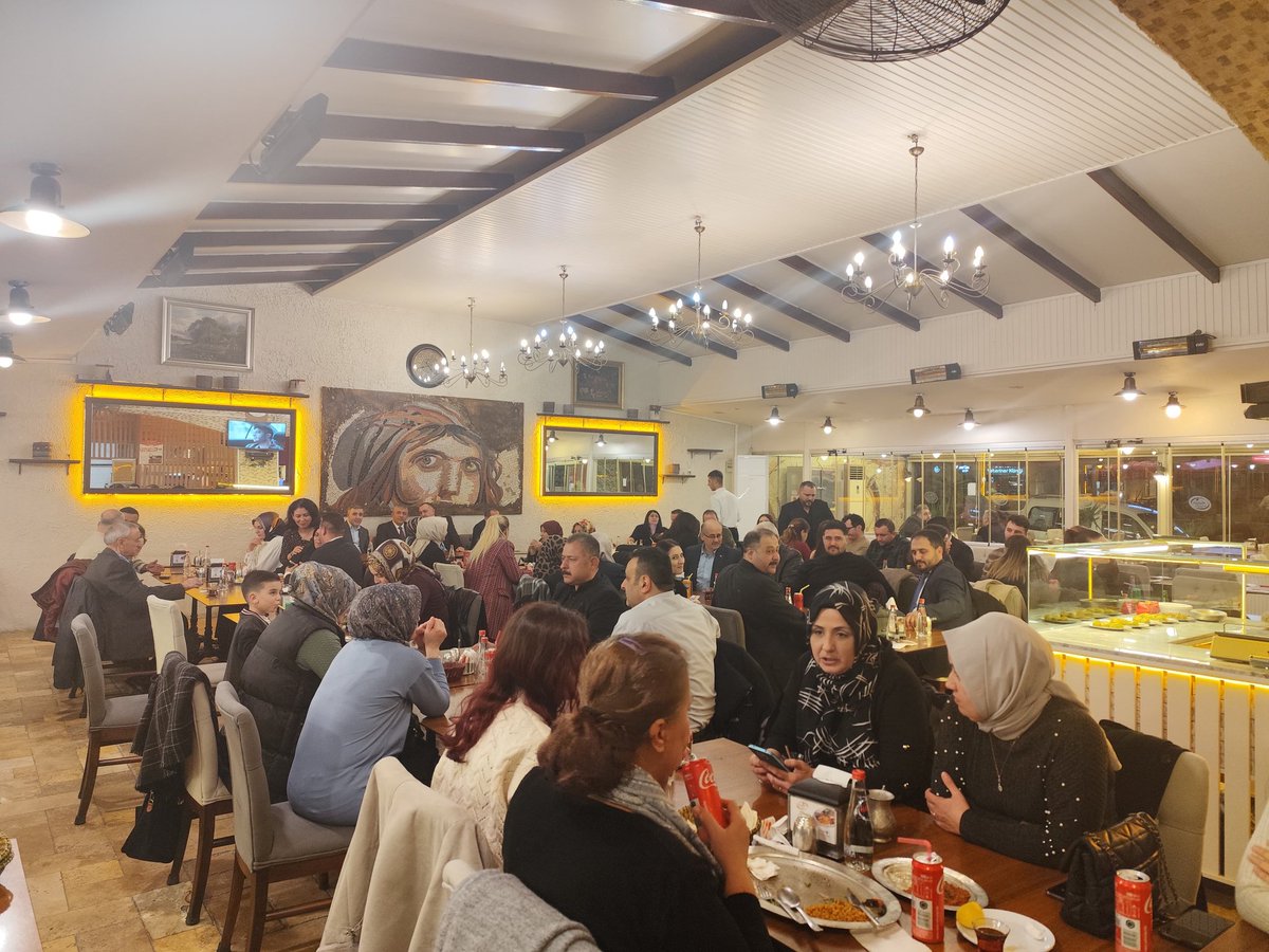 TuncayArslan61's tweet photo. Milliyetçi Hareket Partisi #Bayraklı İlçe Başkanlığı olarak, İl Başkanımız Sn.Veysel Şahin Beyefendinin katılımıyla İlçe Yönetim Kurulu, Meclis Üyeleri "Aile Birlik ve Tanışma" Programımızı gerçekleştirdik.

Rabbim birlik ve beraberliğimizi daim eylesin.
#SevdamızBayraklı https://t.co/2s4qQQ0428