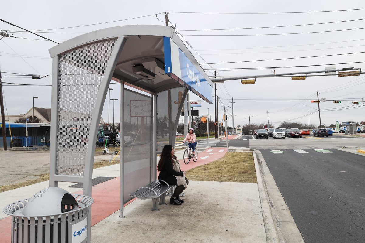 austinmobility's tweet image. A #VisionZero safety &amp;amp; mobility improvement project at S. First St. and Stassney Ln. is complete. ✅

🚲 New bikeways &amp;amp; shared-use paths
🧑‍🦽 New curb ramps &amp;amp; upgraded sidewalks
✨ New medians to reduce conflict points
🚌 Relocated bus stops
🚶‍♀️ Restriped high-visibility crosswalks