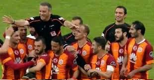 TysonOsayi1907's tweet photo. Tagi oluşturanların istediği hakemler

 #FenerinTetikçisiVincic https://t.co/QAWuAjre04