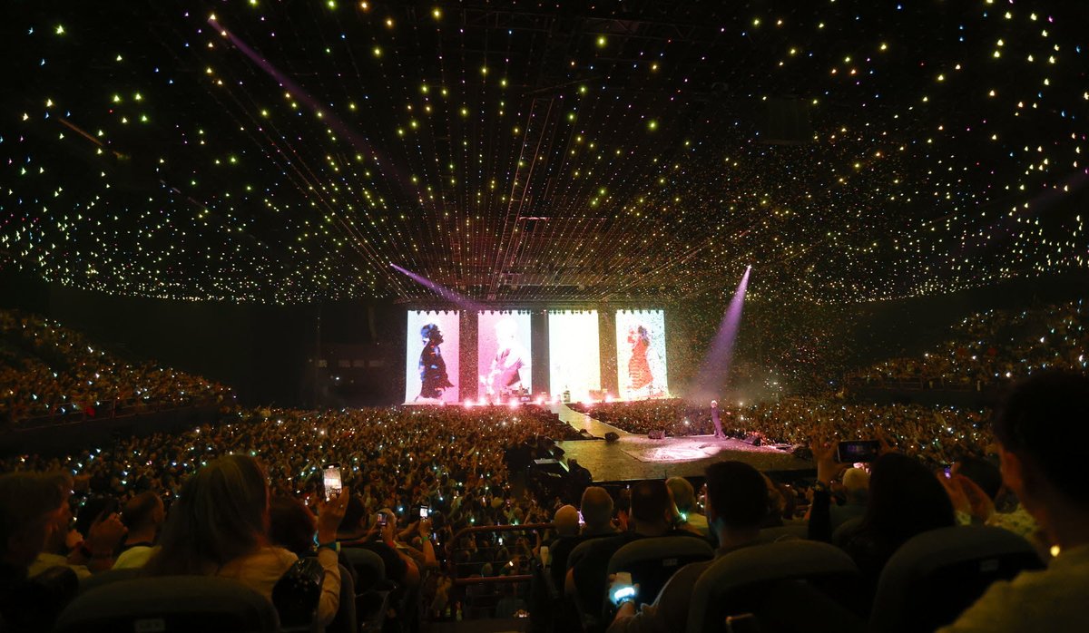 lerepu's tweet image. 📷 #Moselle. Vous y étiez ? Retrouvez toutes nos images du concert de #Indochine au Galaxie d'Amnéville ! 💫 c.republicain-lorrain.fr/culture-loisir…