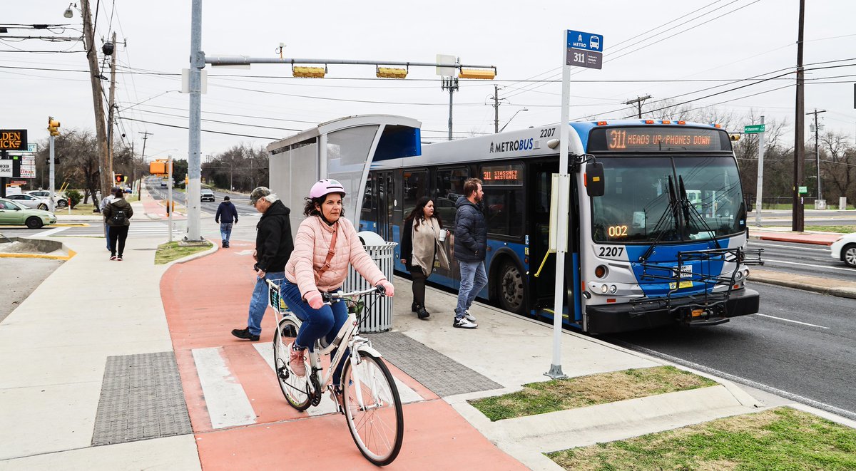 austinmobility's tweet image. A #VisionZero safety &amp;amp; mobility improvement project at S. First St. and Stassney Ln. is complete. ✅

🚲 New bikeways &amp;amp; shared-use paths
🧑‍🦽 New curb ramps &amp;amp; upgraded sidewalks
✨ New medians to reduce conflict points
🚌 Relocated bus stops
🚶‍♀️ Restriped high-visibility crosswalks