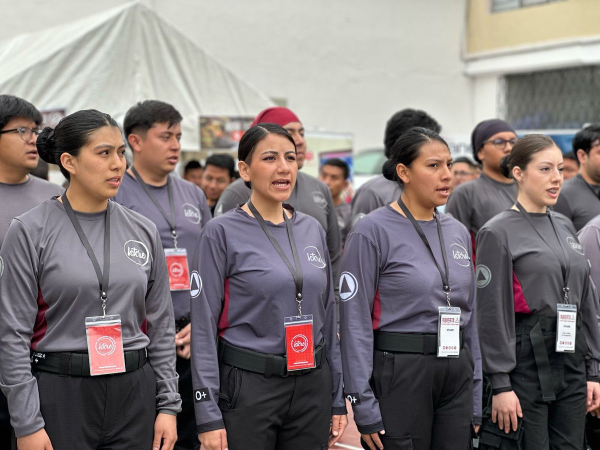 DEFENSORIAEC's tweet photo. 📌 Un equipo de la #DefensoríaDelPueblo participó en la casa abierta “Gestión de Riesgos y Seguridad Humana”, un evento organizado por el Instituto Superior Tecnológico Cruz Roja Ecuatoriana (ITSCRE), con el objetivo de construir ciudades más seguras, resilientes y sostenibles. https://t.co/8bFo2baXO5