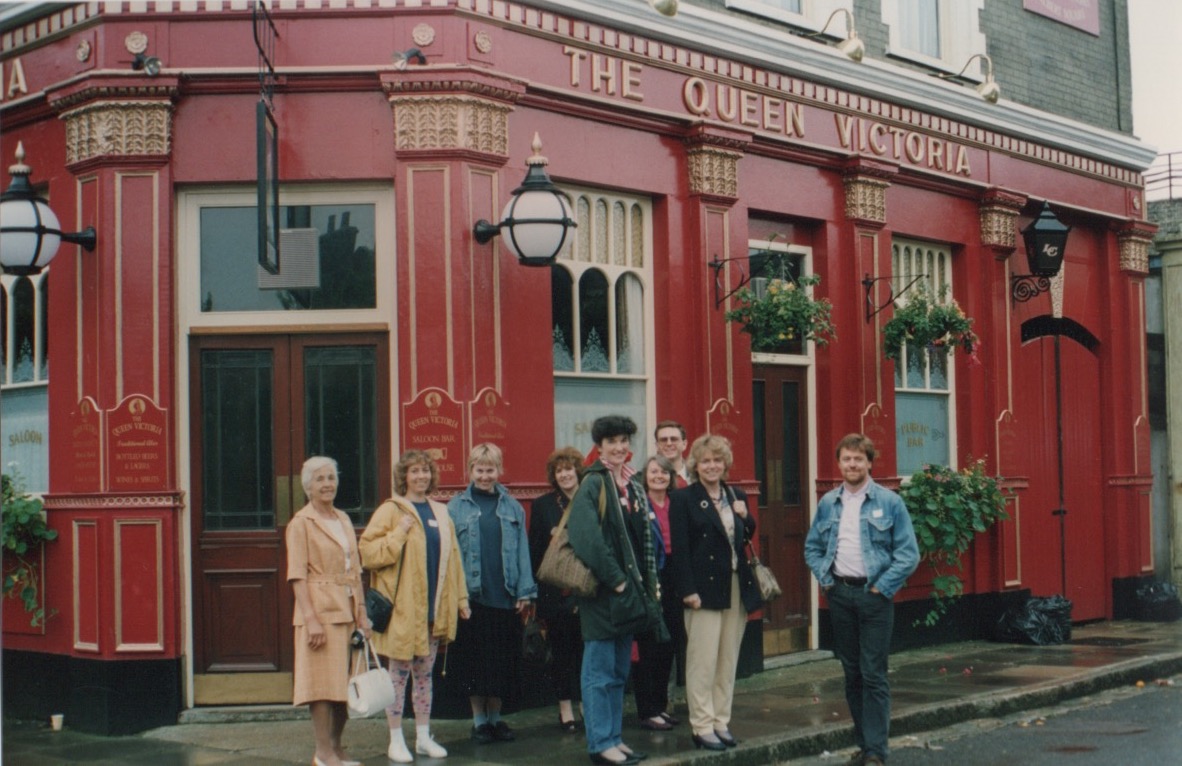 dicky_everton's tweet image. My contribution to the #EastEnders #40thAnniversary archive, a Guild of Vision Mixers tour of #bbcelstree &amp;amp; #albertsquare in early 1992, seven years into the series.
Kit shown includes #GVG #GrassValleyGroup #VisionMixer #Questech #Charisma #DVE #Sony #BetacamSP #VTR @bbcstudios