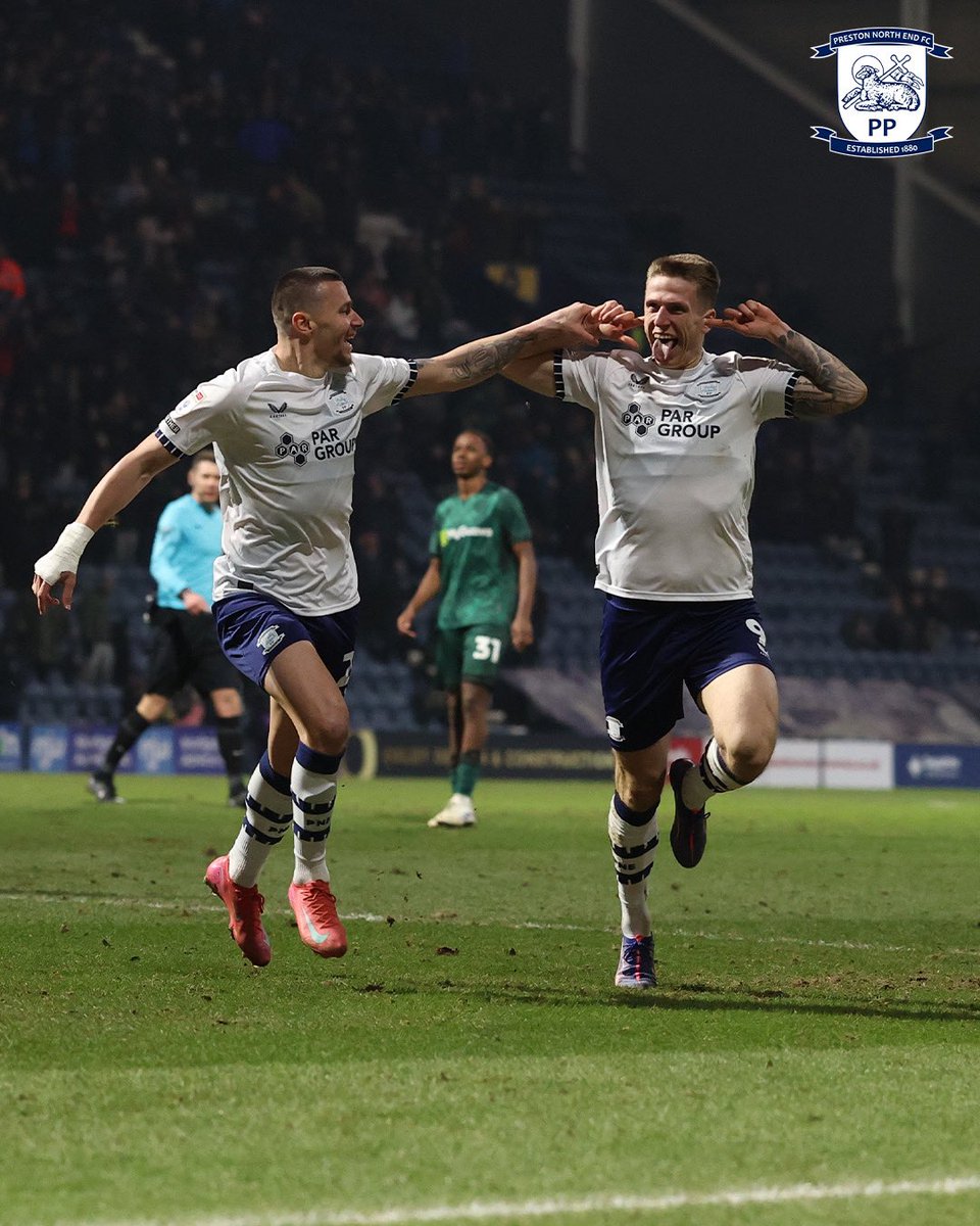 pnefc's tweet photo. 👉😛👈

#pnefc https://t.co/iJzR3MDcc1