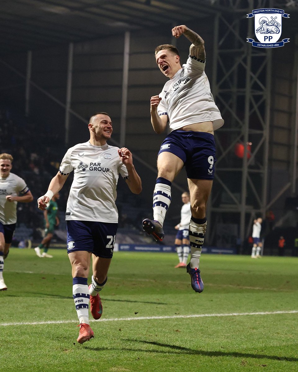 pnefc's tweet photo. 👉😛👈

#pnefc https://t.co/iJzR3MDcc1