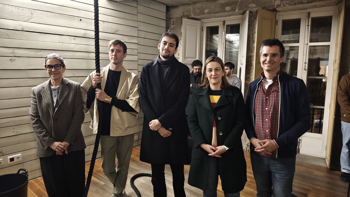 CCultura's tweet photo. 🕯️Bota a andar na Zona C 'Beltenebros: obxectos coreográficos' unha mostra  comisariada por Sergio Meijide Casas a partir da obra do coreógrafo e performer Javier Martín.

🗣️Sergio Meijide: "Trátase de levar ao espazo expositivo o proceso creativo dun artista do movemento" https://t.co/Kse6s3jP65