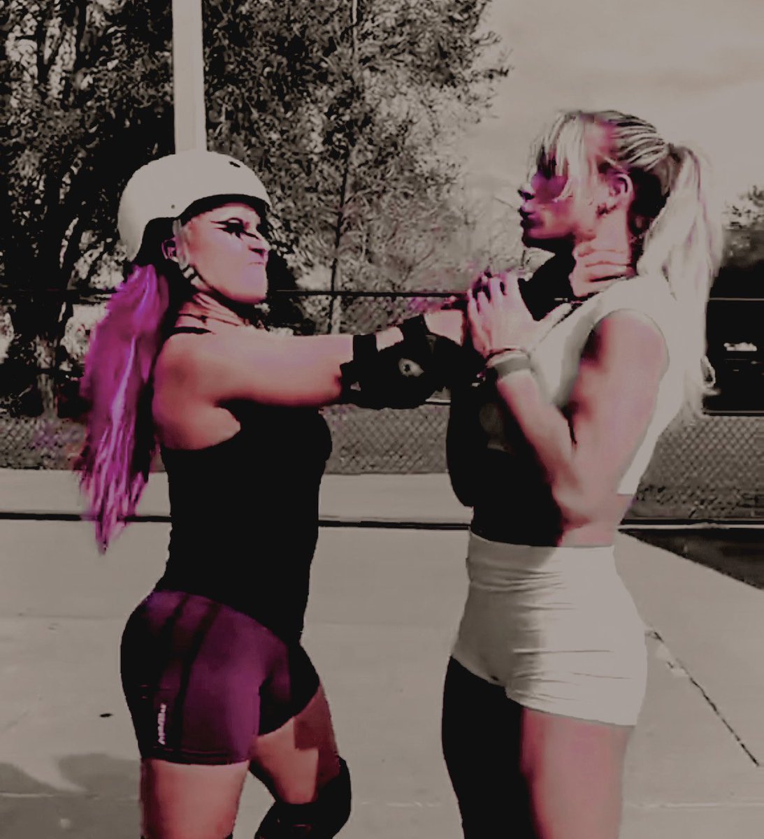 SOLSNATCHIN's tweet image. happy tuesday. 😅