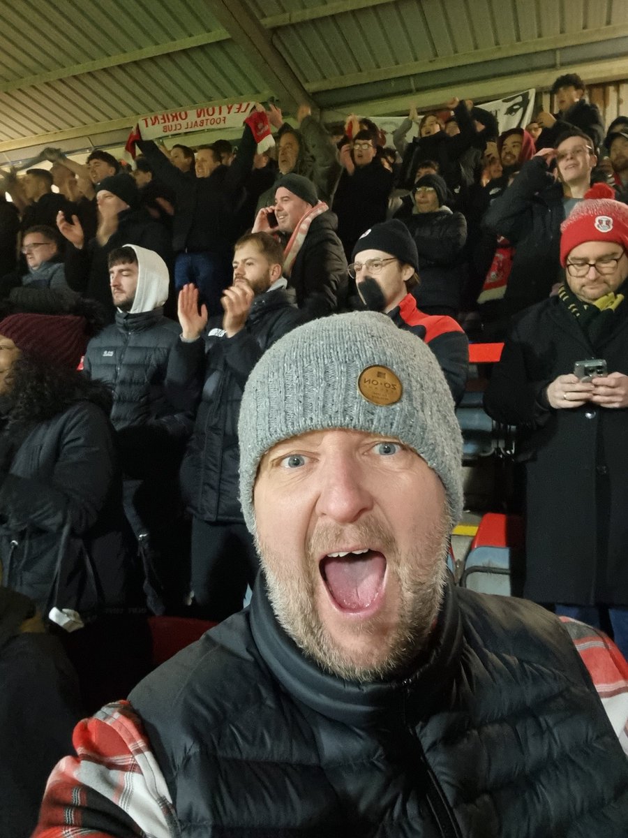 Welcome to Wrexham! Jú jú, fór til Hollywood og sótti 3 stig. Takk kærlega! #LOFC #LeagueOne #welcometowrexham