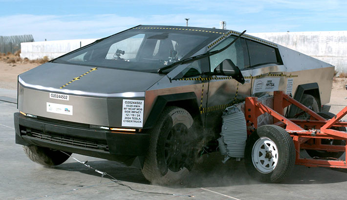SawyerMerritt's tweet photo. BREAKING: The @Tesla Cybertruck has officially received a 5-Star overall safety rating from the NHTSA. The Cybertruck had the lowest overall probability of injury &amp; lowest chance of rollover of any pickup truck tested by the NHTSA.

Source: https://t.co/TRGcJtMzO5 https://t.co/LgP9mDcgzh
