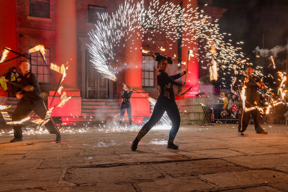 stevesamosa's tweet image. Fiesta of Fire @theAlbertDock by @BringTheFirePro 🔥❤️‍🔥🔥❤️‍🔥🔥❤️‍🔥🔥❤️‍🔥🔥
#fireshow #fireperformers #streetperformance #Liverpool #fire #albertdock 
@scousescene @CultureLPool @VisitLiverpool @LpoolCityRegion