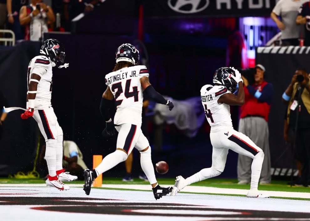 I can’t lie, I miss watching Mr. CrashOut play ball. The head slaps are iconic. 

Paw Patrol 🐾

#HTownMade #InvisibleTakes