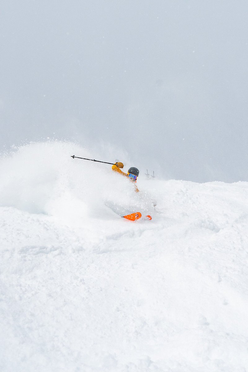 breckenridgemtn's tweet photo. 11” in the last 24 hours. 40” in the last week. Skiing and riding conditions are in their prime! #cowx https://t.co/KeNLJPapF9