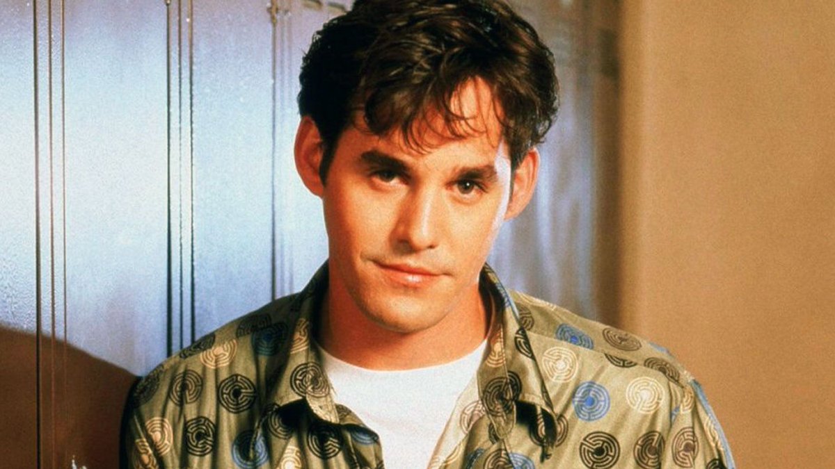 fuffyyisms's tweet photo. could he act? no. but was his character good? also no. and were his plotlines compelling? no. but did he look good? also no. but did i enjoy his time on the show? again no. but would i watch more of his character? also no. https://t.co/FwuELZ4y6p