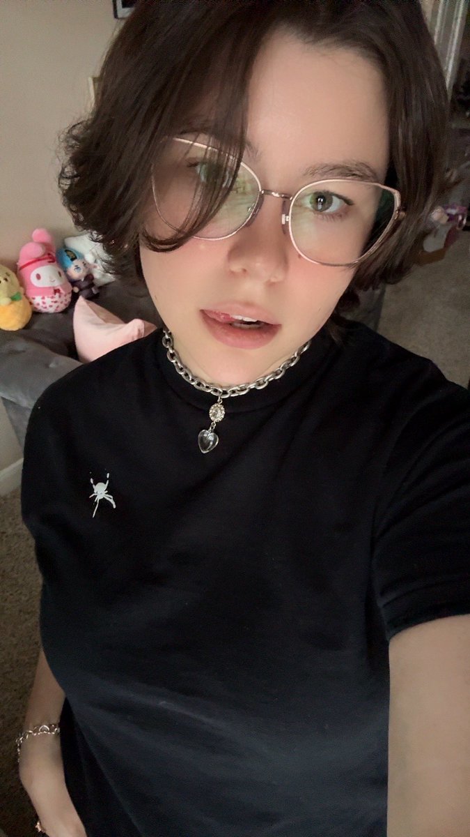 what if i just randomly started streaming again (i saw for the thousandth time)