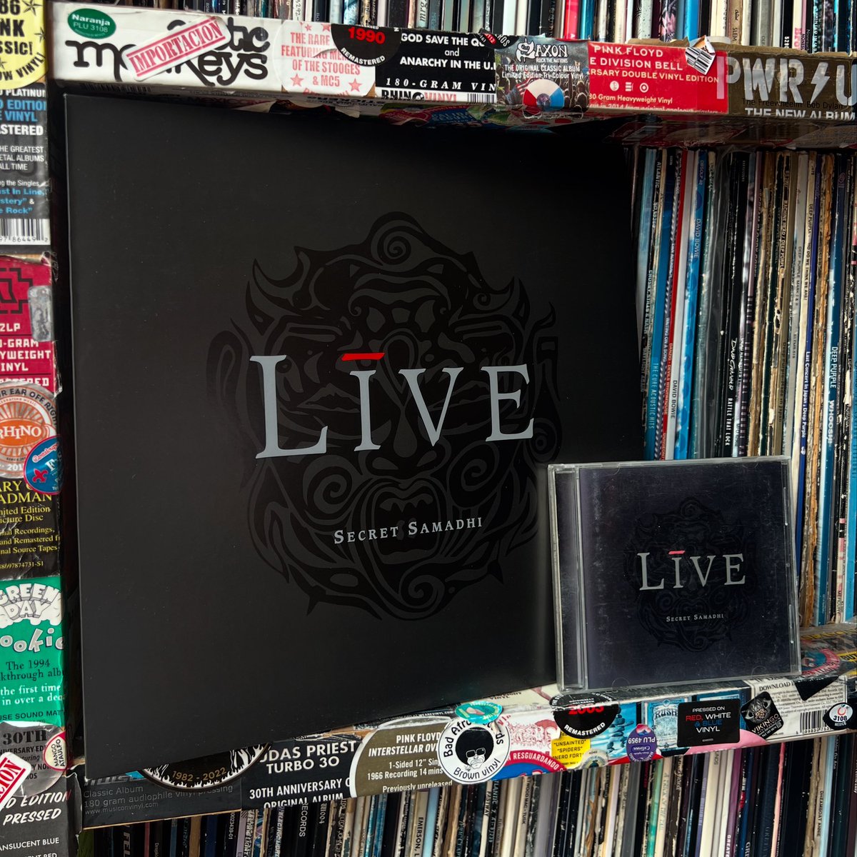 ZTNK71's tweet photo. LIVE
Secret Samadhi
18.feb.1997
@livetheband
#livetheband #secretsamadhi https://t.co/aQzAM1mIlO