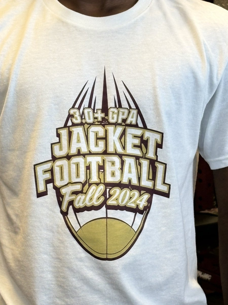 When we started giving these out years back, we were usually ordering 30-40. Had the pleasure to award these 3.0 shirts to 89 PLAYERS last week! 🐝💪🏽❤️