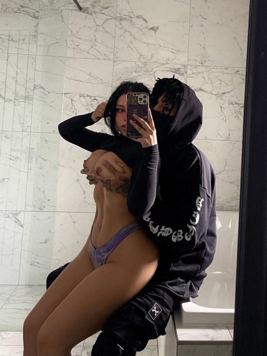 Sharing nud tweet media