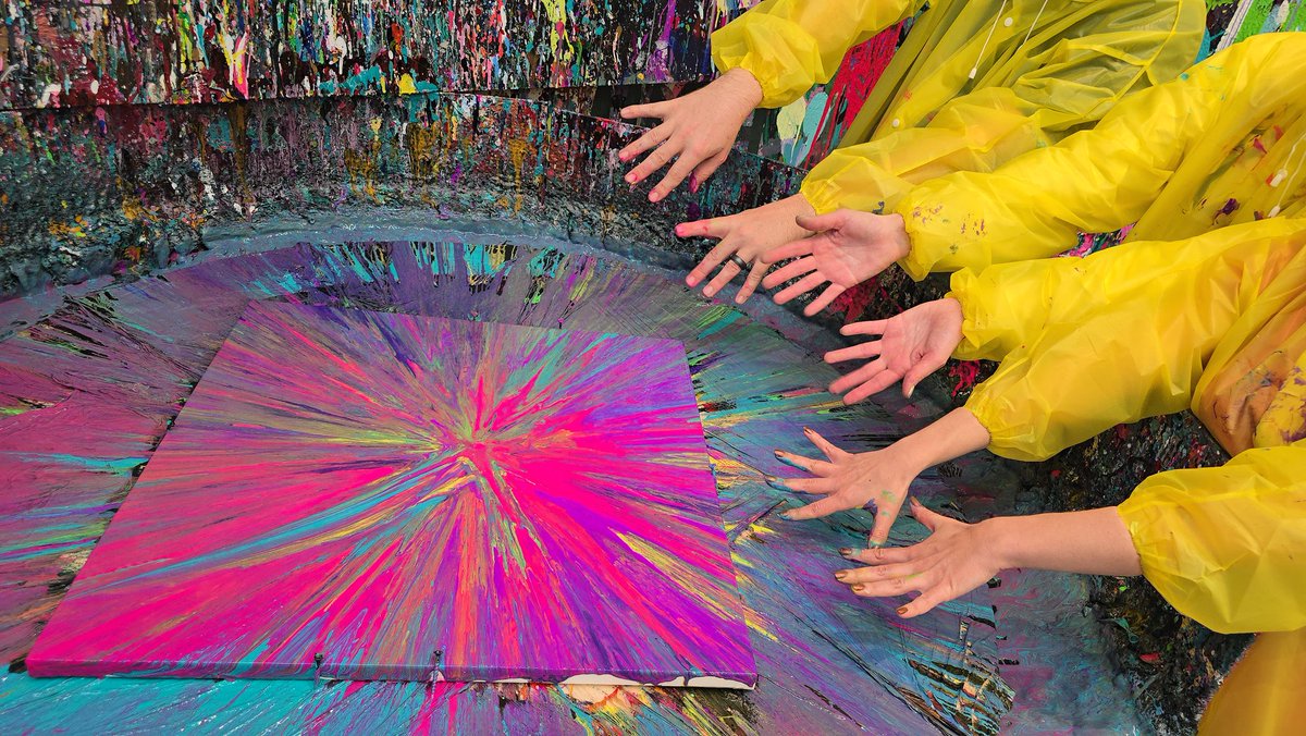 christinaderosa's tweet image. You Need Fun 😜 

I need fun!  We all need to play and let our inner child enjoy life. 

I did that and more at in #DTLA check it out 👇🏾 
shotofart.com/city/los-angel…