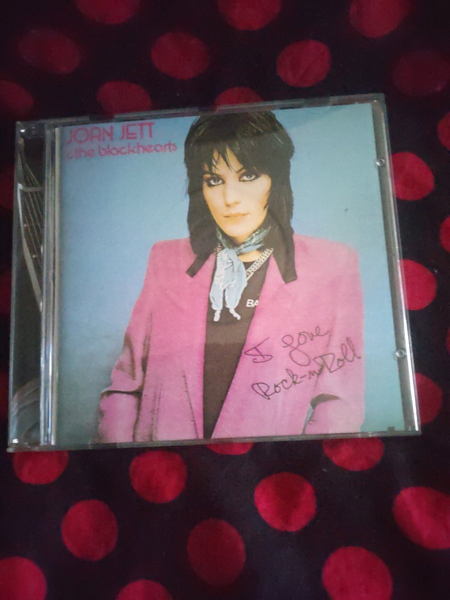 cIbEsZpennrq9Ue's tweet image. 今朝の2枚💿😀🎶
皆様、おはようございます！🌅☺️
今日も晴れる☀️けど、寒い🌬️です❕🥶
本日も皆様が、元気でサイコ〜にハッピーでステキな日になります様に‼️😄✌🏻✨

#DONTTURNAWAY
#HOWMANYTIMESTELLTHELIES
#JOANJETTANDTHEBLACKHEARTS
#ILOVEROCKNROLL