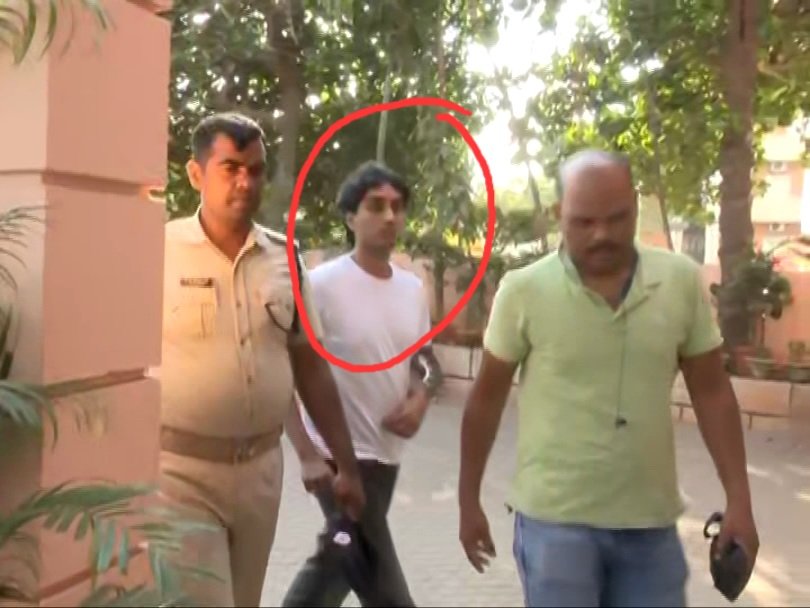 Visfotmedia's tweet photo. Shameful Horrifying Audio conversation between #advik and #nepalistudent #PrakritiLamsal
#KIITUniversity #PrakritiLamsalSuicide #leakedaudioclip
@PIB_India
@PIBHomeAffairs
@DGPOdisha @CMO_Odisha @suryabanshibjp @KIITUniversity @EONIndia @PM_nepal_ @NepalPoliceHQ @RONBupdates @IPR_Odisha @ABVPVoice @ABVPForGirls @AjayLalluINC @dr_a_p_singhLaw @vikramsingh112