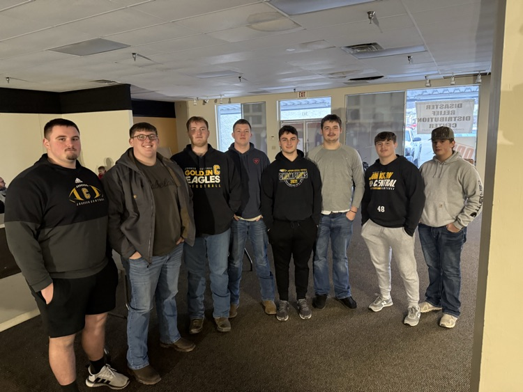 Members of the JCHS football team spent time assisting at the Johnson County flood recovery distribution center today. We appreciate their service and dedication to our community! 🖤💛