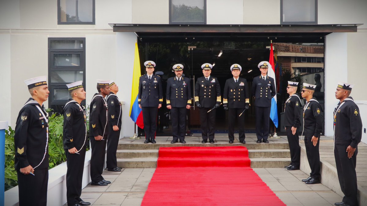 Comandante Armada de Colombia tweet media