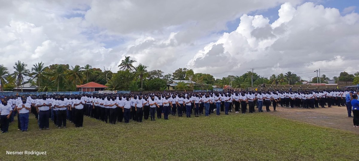Con el compromiso de servir a la patria, garantizar la seguridad y promover la paz en las familias, la Policía Voluntaria «Comandante Julio Buitrago Urroz» del municipio de Bilwi, Caribe Norte de Nicaragua
#2025AvanzandoEnLaRevolución