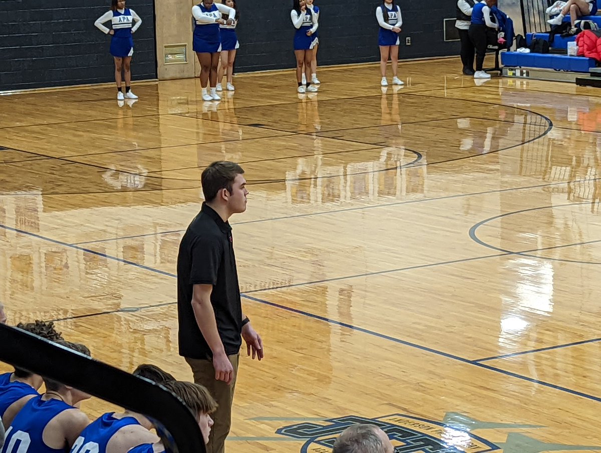Hey, that's former <a href="/LionsAthletics/">Liberty Lions</a> legend <a href="/TylerHouk10/">Tyler</a> coaching the Southern Wells boys basketball team tonight as they face <a href="/apajetnation/">APA ATHLETICS</a>