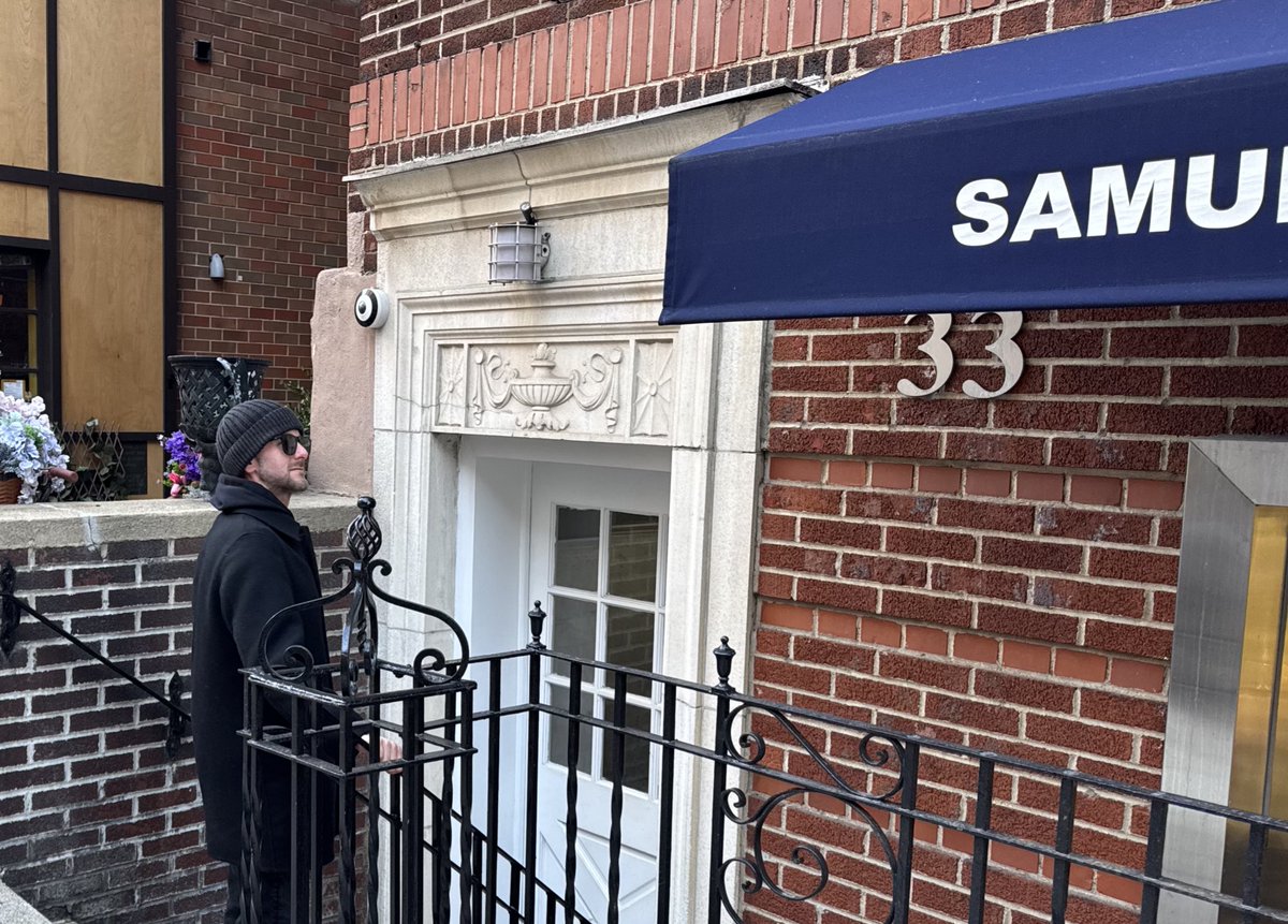 benwaterworth62's tweet photo. Being Roger Moore for the day by following in James Bond’s footsteps through some Live &amp; Let Die filming locations. Both weren’t even in Harlem. Damn movies lying to us

#JamesBond #LiveAndLetDie https://t.co/N9Y9PsoFoS