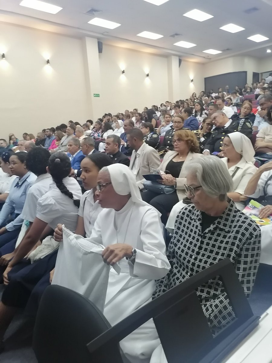 VidaySaludTv41's tweet image. Ya iniciamos con la oración en el IV Foro de Medicina y Salud de la Fundación Dominicana Dr Ramón Tallaj a cargo de Mons. Francisco Ozoria Acosta, en vivo por @Televida
Canal 41 y web televida.org.do y en Youtube:
youtube.com/live/-N9nas-26…
#Televida #ForodeMedicinaySalud