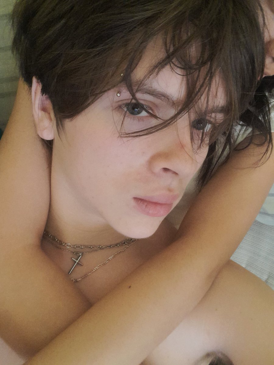 lucisida's tweet image. RECIEN FOLLADITO