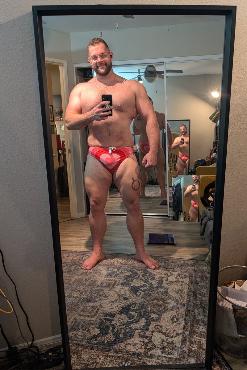 prettydamnhuge's tweet photo. Not even the chaos of ol' Donnie boy's border tariffs could stop me from getting my @PanderShirts speedos before IBC this weekend 😌

They're cuuuuute 😍 https://t.co/RefHvmwwVC