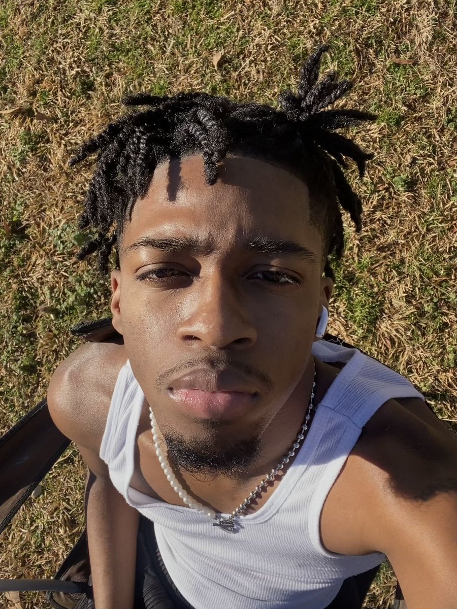 t r a .. tweet media