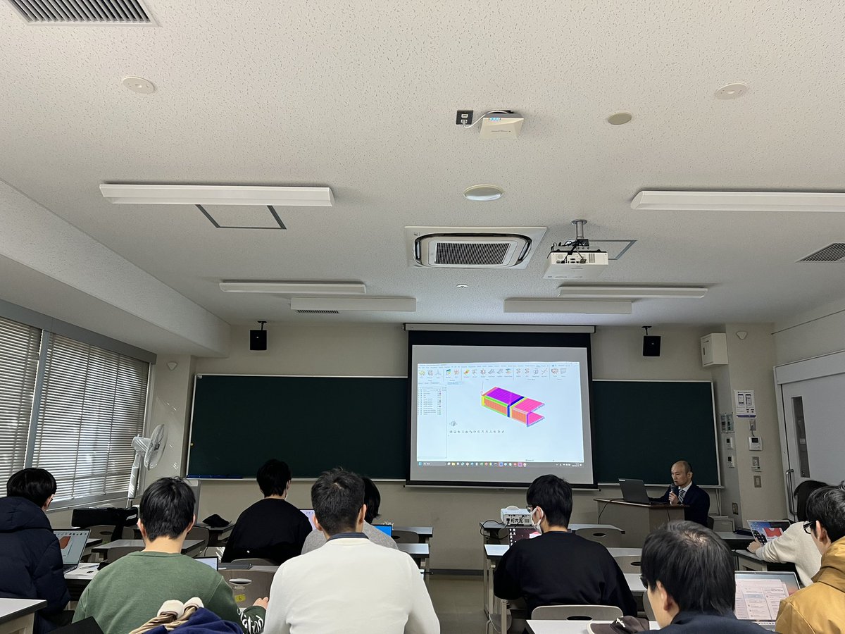 rikamatsu_altr's tweet image. 昨日に引き続き、名工大ソーラーカー部で積層材解析のハンズオントレーニング💻 今日は静岡大学SUM🏎️からも2名来てくれました。#optistruct  #ソーラーカー #学生フォーミュラ
 今日の学食は生姜焼き定食！