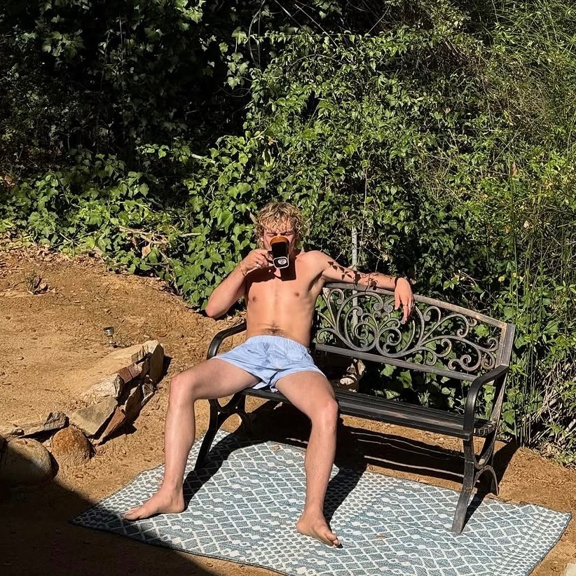 enjoying the scenery + a cup of coffee 🌳☕️☀️

📸: ross_lynch on Instagram