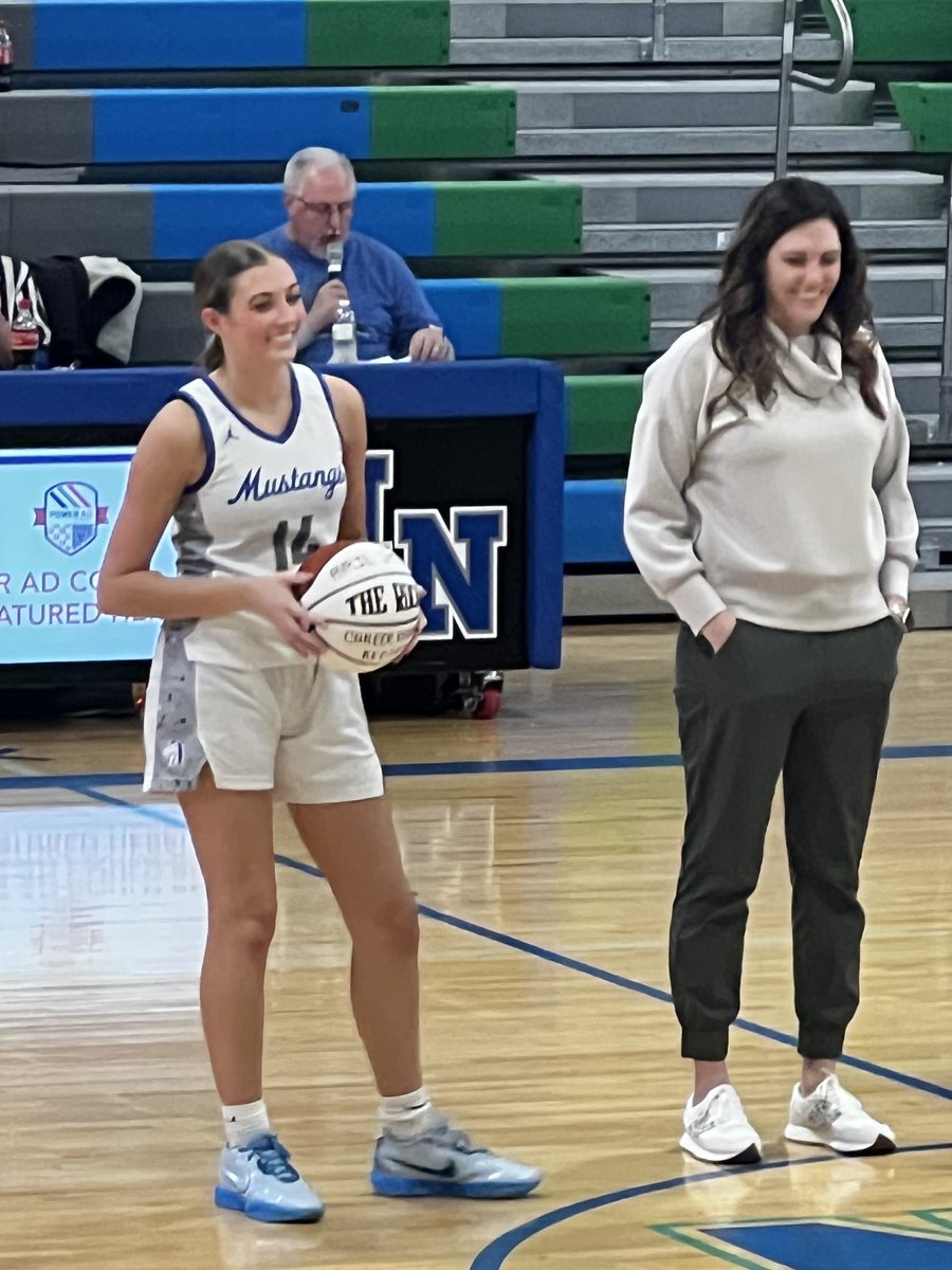 tfolkfam's tweet photo. New ⁦@MNmustangGBB⁩ career records!! ⁦@AvrilaSmith_⁩ (rebounds) ⁦@Sara_Harley_⁩ (3 Pts). So proud of the two of you!! 💙💚💙💚💙 https://t.co/0d2Dw6eIIx