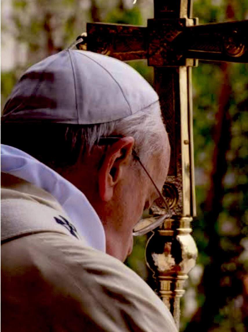 !No tengan miedo! Recen por mi y yo rezaré por Ustedes. Nos dice el Papa Francisco que seguirá hospitalizado. Oremos con él y por los enfermos. 
“Al lado de la Virgen nos sentimos muy seguros, ella es nuestra garantía. Les quiero dejar un consejo: Nunca dejen El Rosario”.