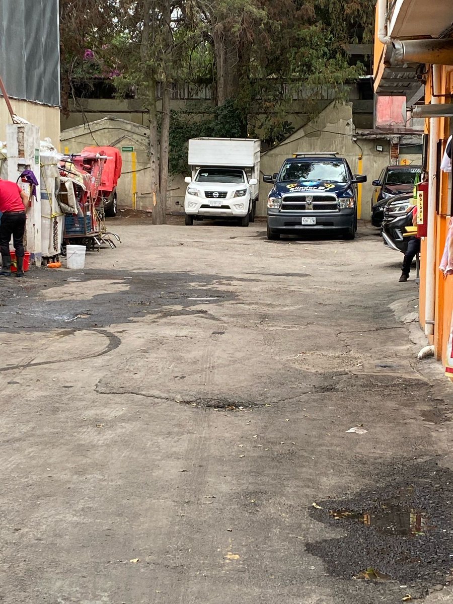 ¿Qué hace vehículo utilitario de <a href="/BlindarBJ/">Blindar BJ 360</a> <a href="/BJAlcaldia/">Alcaldía de Benito Juárez</a> <a href="/LuisMendozaBJ/">Luis Mendoza Acevedo</a>? en plaza de negocios, denunciados por ruido, corrupción y #CártelInmobiliario de años en Aguascalientes 112 <a href="/LaRomaDF/">Colonia Roma 🚲</a> 
<a href="/AlcCuauhtemocMx/">Alcaldía Cuauhtémoc</a> 
<a href="/AlessandraRdlv/">Alessandra Rojo de la Vega</a> <a href="/obdulioA/">Obdulio Ávila Mayo</a> <a href="/ClaraBrugadaM/">Clara Brugada Molina</a> <a href="/EncinasN/">Alejandro Encinas Nájera</a> <a href="/nmas/">NMás</a> <a href="/latinus_us/">Latinus</a>