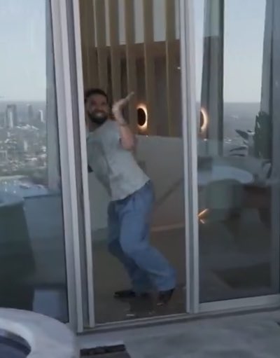 SimplyJustKing's tweet photo. @FearedBuck Pack this mans up https://t.co/cBmbS39B7w
