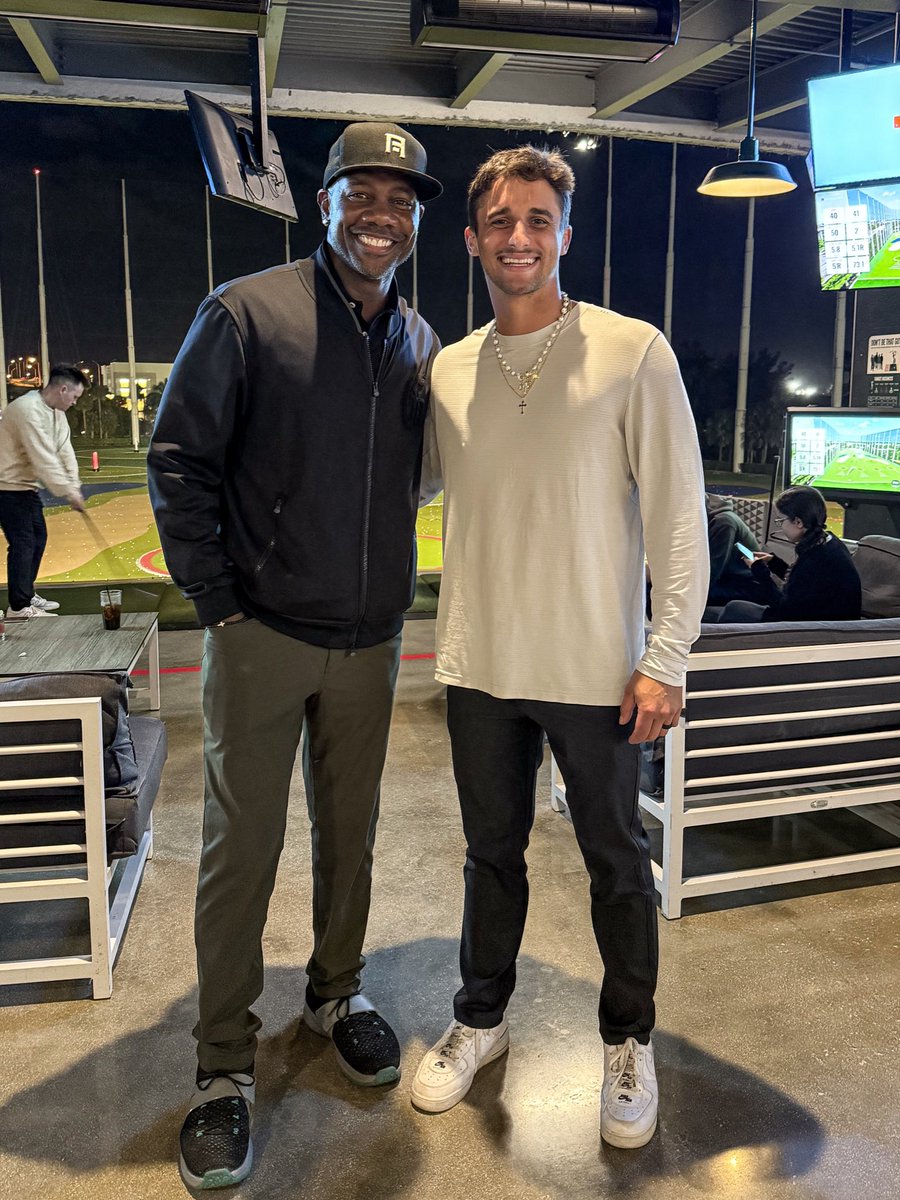 🐻🐻🐻

<a href="/ryanhoward/">Ryan Howard</a> | <a href="/drewmillas22/">Drew Millas</a>