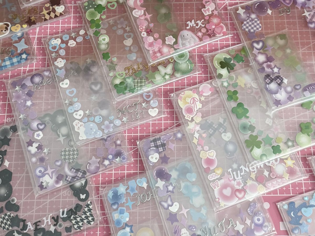 yuprnt's tweet image. ★ ༉‧₊˚ INTEREST CHECK!!
- NCT 127 Momentum Tour in Duluth 2.28

Apple, Clover Keychains, &amp;amp; Toploaders 

Selling 127 keychains and toploaders for the Duluth stop!!! $4 each.

Get a free toploader if you get 2 keychains

#NCT127 #NEOCITY_THE_MOMENTUM
#NCT127_NEOCITY_THE_MOMENTUM