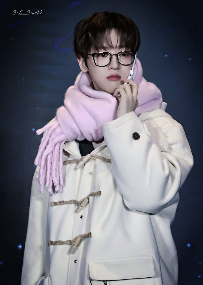 TaevinLee_TV_'s tweet photo. 250215 Nanjing Fan Signing

"𝑙 𝑤𝑎𝑛𝑡 𝑡𝑜 𝑐𝑎𝑙𝑙 𝑦𝑜𝑢
𝑡𝑒𝑙𝑙 𝑦𝑜𝑢 𝑡ℎ𝑎𝑡 𝑡ℎ𝑒 𝑤𝑒𝑎𝑡ℎ𝑒𝑟 𝑖𝑠 𝑠𝑢𝑛𝑛𝑦
𝑎𝑛𝑑 𝑡ℎ𝑎𝑡 𝑙 𝑙𝑜𝑣𝑒 𝑦𝑜𝑢
𝑗𝑢𝑠𝑡 𝑙𝑖𝑘𝑒 𝑝𝑒𝑜𝑝𝑙𝑒 𝑙𝑜𝑣𝑒 ℎ𝑜𝑝𝑒 𝑎𝑛𝑑 𝑙𝑜𝑣𝑒 𝑐𝑒𝑟𝑡𝑎𝑖𝑛𝑡𝑦"

#LEETAEVIN #이태빈 #李泰彬 https://t.co/Cb7wUmJ8Vn