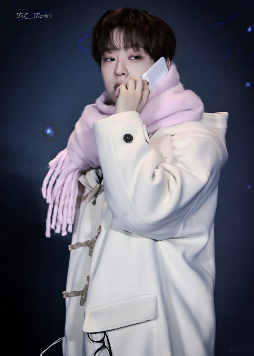 TaevinLee_TV_'s tweet photo. 250215 Nanjing Fan Signing

"𝑙 𝑤𝑎𝑛𝑡 𝑡𝑜 𝑐𝑎𝑙𝑙 𝑦𝑜𝑢
𝑡𝑒𝑙𝑙 𝑦𝑜𝑢 𝑡ℎ𝑎𝑡 𝑡ℎ𝑒 𝑤𝑒𝑎𝑡ℎ𝑒𝑟 𝑖𝑠 𝑠𝑢𝑛𝑛𝑦
𝑎𝑛𝑑 𝑡ℎ𝑎𝑡 𝑙 𝑙𝑜𝑣𝑒 𝑦𝑜𝑢
𝑗𝑢𝑠𝑡 𝑙𝑖𝑘𝑒 𝑝𝑒𝑜𝑝𝑙𝑒 𝑙𝑜𝑣𝑒 ℎ𝑜𝑝𝑒 𝑎𝑛𝑑 𝑙𝑜𝑣𝑒 𝑐𝑒𝑟𝑡𝑎𝑖𝑛𝑡𝑦"

#LEETAEVIN #이태빈 #李泰彬 https://t.co/Cb7wUmJ8Vn