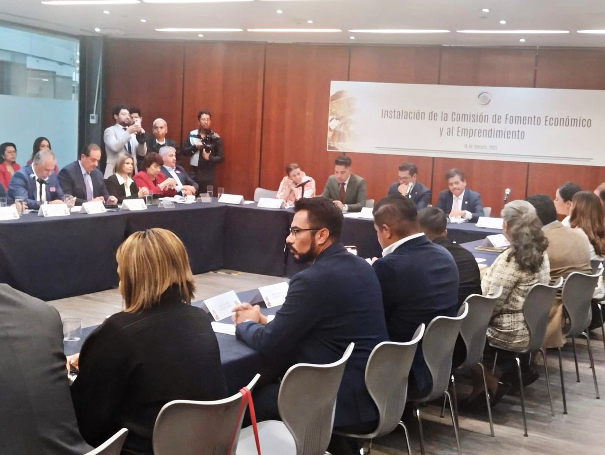 🇲🇽 En representación de #Coparmex, <a href="/panchosuarezh/">Francisco Suarez</a>, Consejero Delegado de Enlace Político, participó en la instalación de la Comisión de Fomento Económico y al emprendimiento Presidida  por el Senador <a href="/NestorCamarillo/">Néstor Camarillo</a>. 

Es tiempo de impulsar y promover esfuerzos en conjunto,