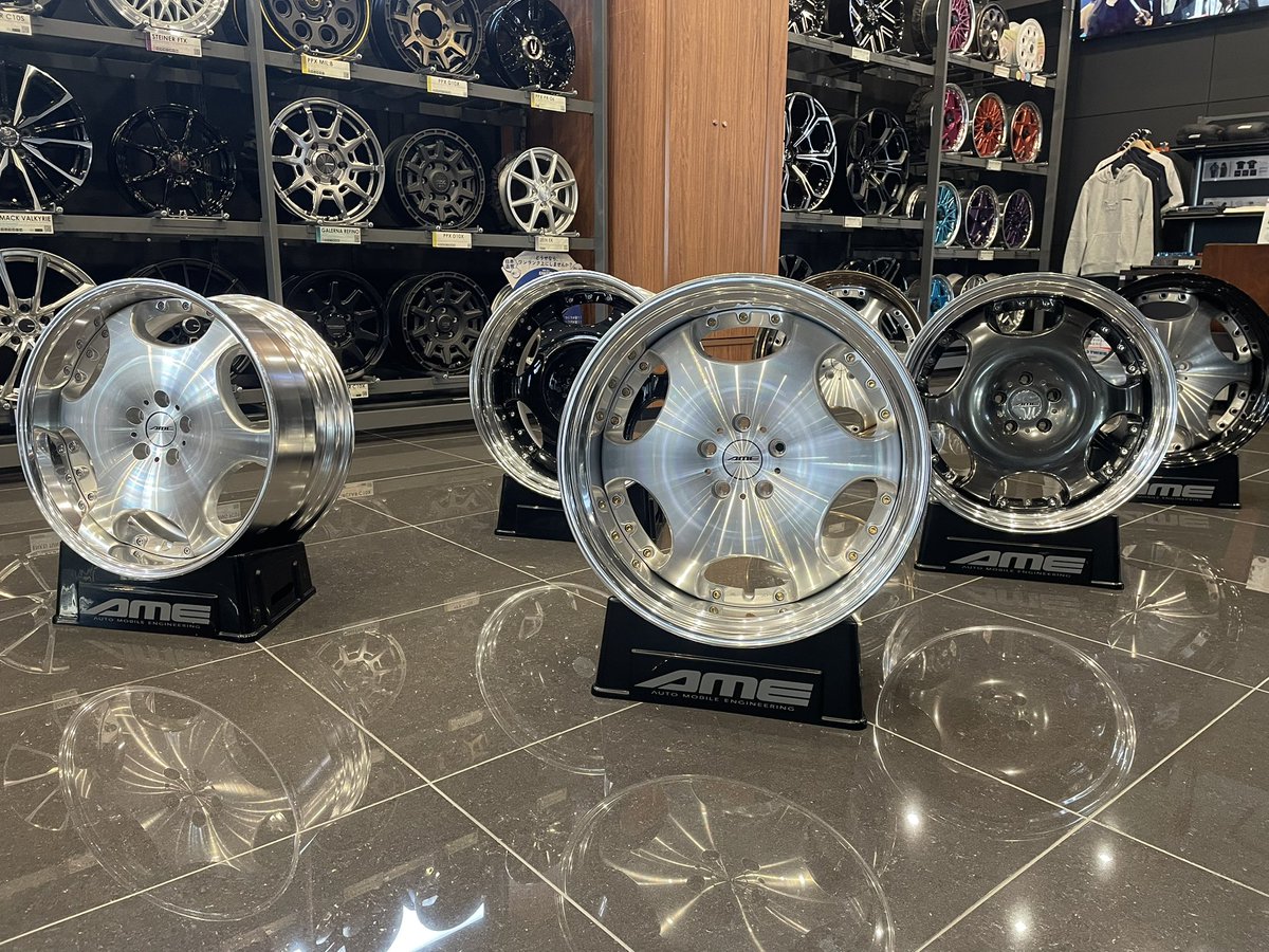 AME_PROSHOP's tweet photo. NewシャレンLXのご紹介です‼️
新作のシャレンが勢揃い
どれを見ても心踊らされる現物を見たらなおさら今すぐチェック‼️
#シャレン
#シャレンLX
#AME
#共豊コーポレーション
#名古屋市南区
#ショールーム
#AMEPROSHOP https://t.co/Janm5T0Pv5