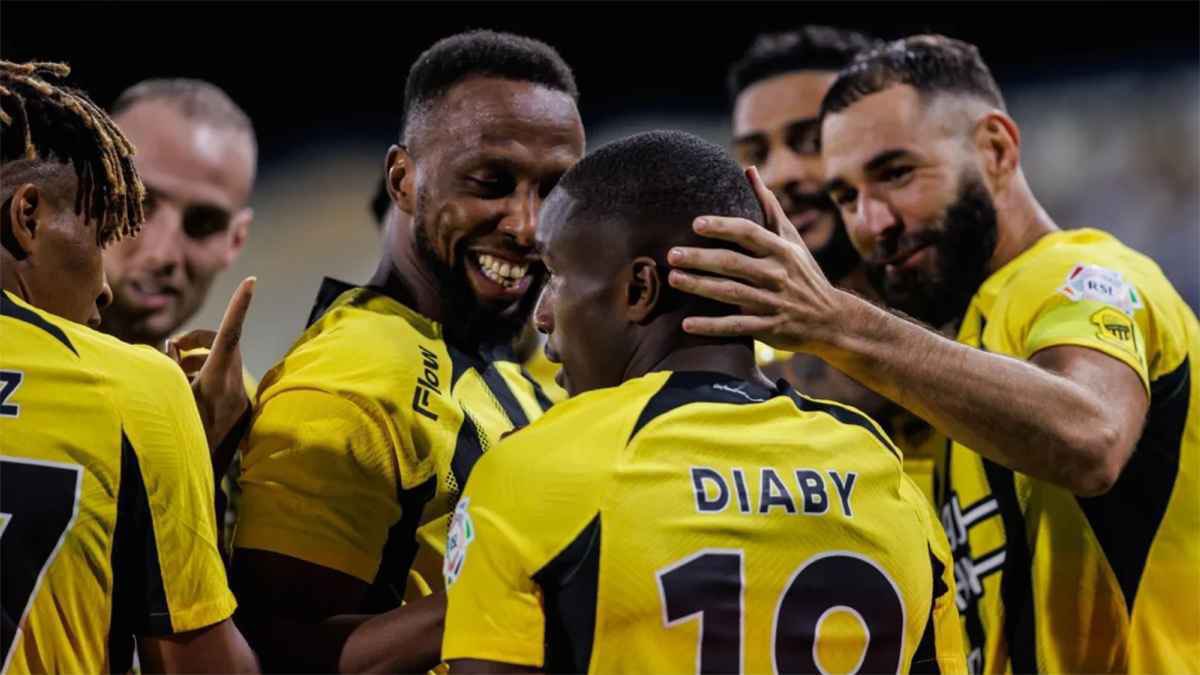 92tyd's tweet photo. اللهم انا نسألك التوفيق لنادي الاتحاد ولاعبيه وان تسهل عليهم دربهم وخطاهم ، وان تجعل الفوز حليفهم وان يفرحوا جماهيرهم الغفيره .. https://t.co/8RD9zjBjn3