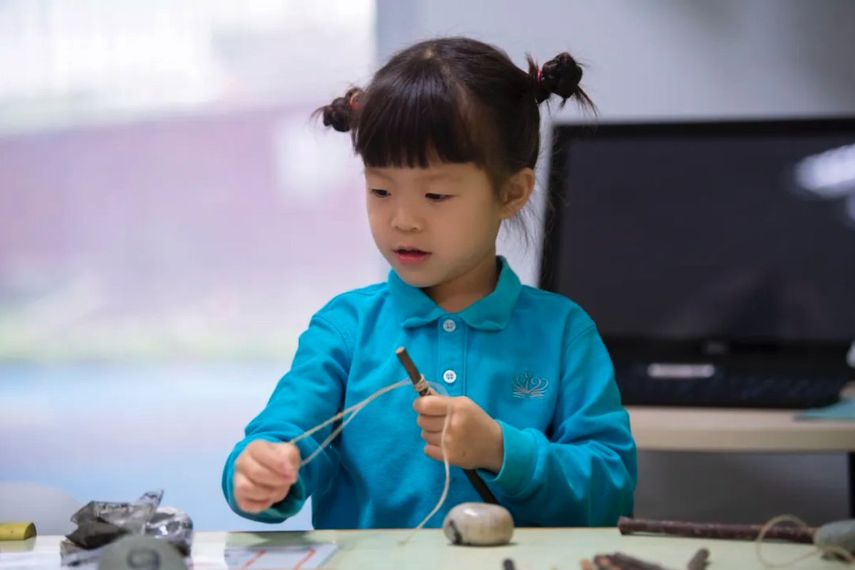 LemanChengdu's tweet image. In this INSIGHTS article, we know that a child's most significant learning happens in the early years—in ways that are not always immediately visible.
Scan the QR code to read the full article. Together, we can help your child thrive from the very beginning.